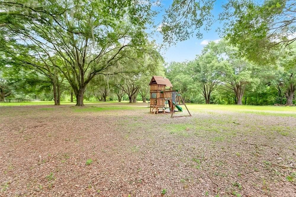En Venta: $995,000 (5 camas, 4 baños, 4088 Pies cuadrados)