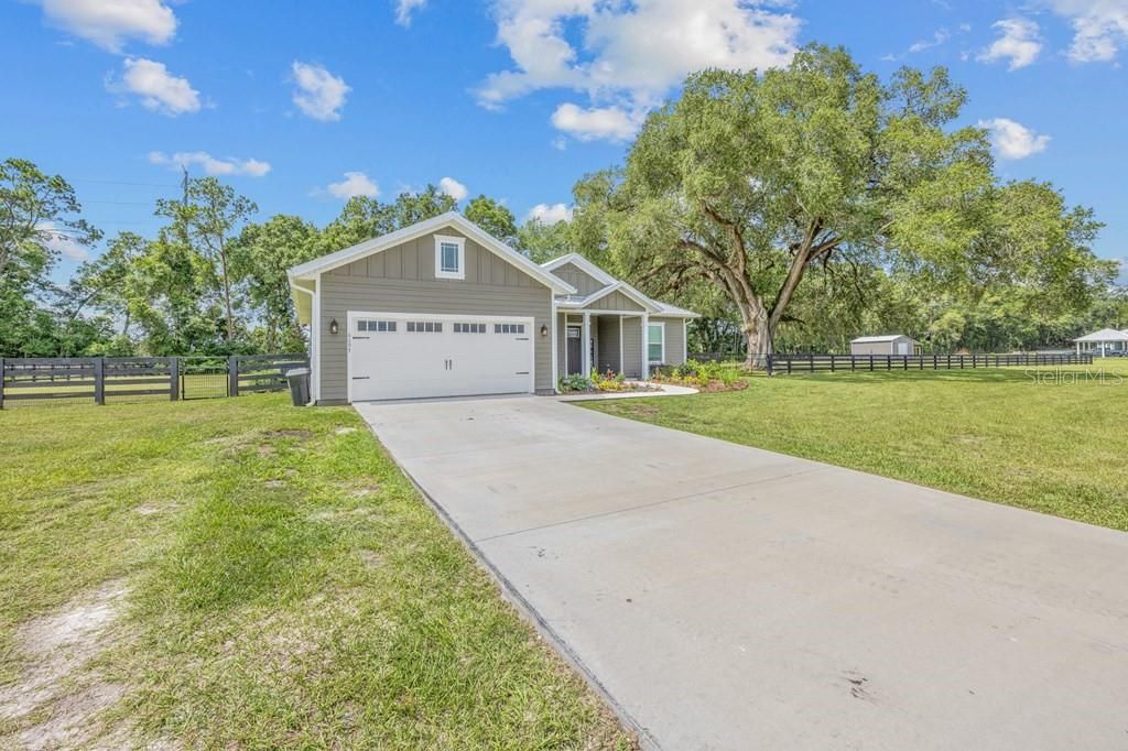 For Sale: $359,900 (3 beds, 2 baths, 1645 Square Feet)