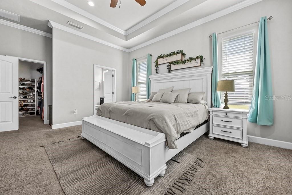 For Sale: $359,900 (3 beds, 2 baths, 1645 Square Feet)