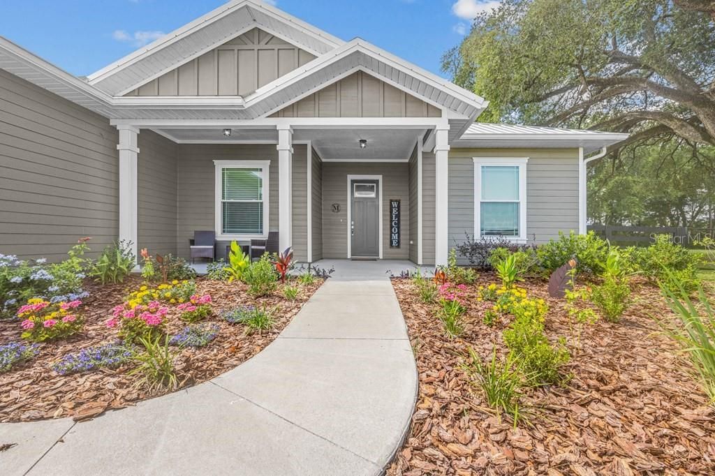 For Sale: $359,900 (3 beds, 2 baths, 1645 Square Feet)
