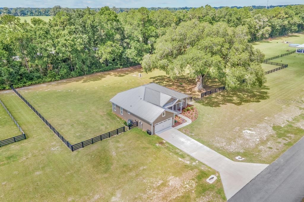 For Sale: $359,900 (3 beds, 2 baths, 1645 Square Feet)