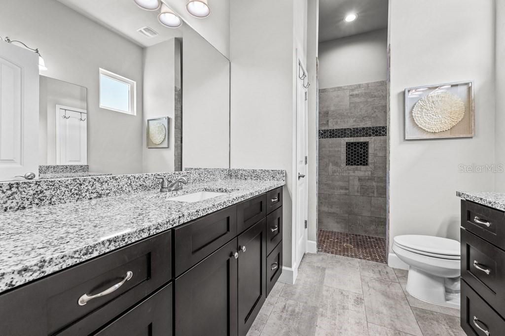 For Sale: $359,900 (3 beds, 2 baths, 1645 Square Feet)