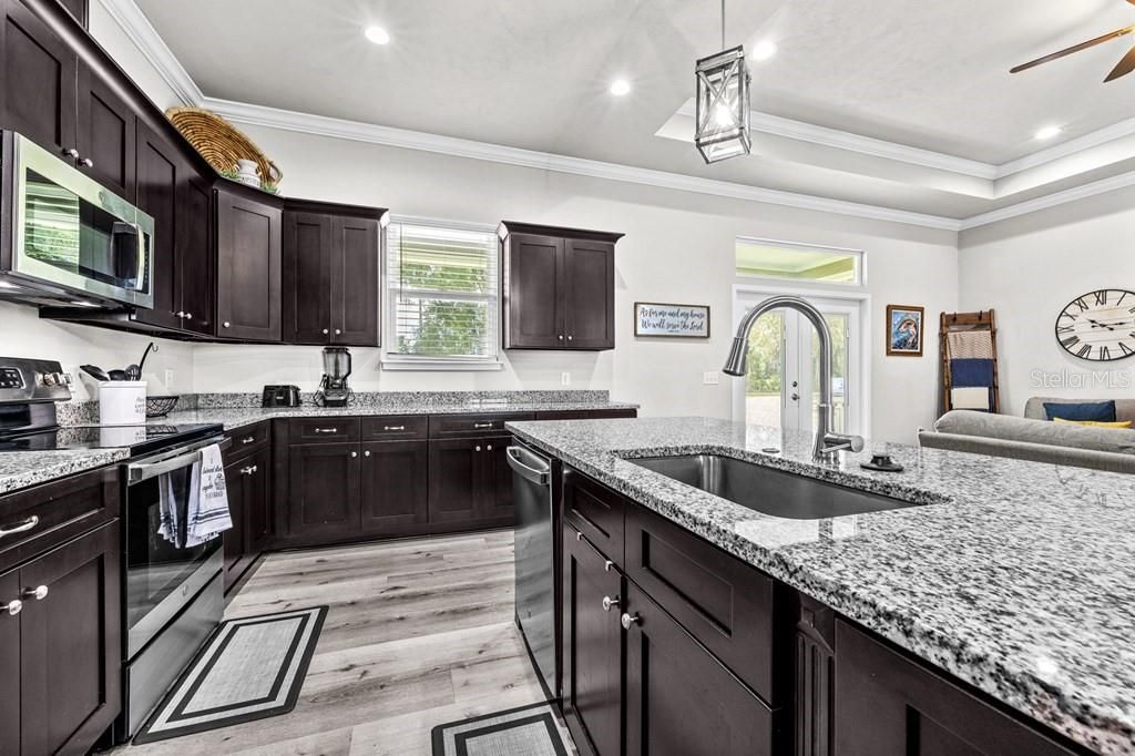 For Sale: $359,900 (3 beds, 2 baths, 1645 Square Feet)