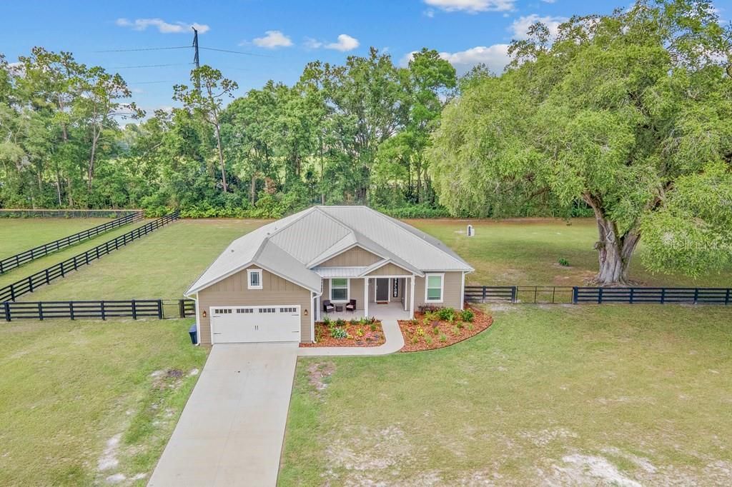 For Sale: $359,900 (3 beds, 2 baths, 1645 Square Feet)