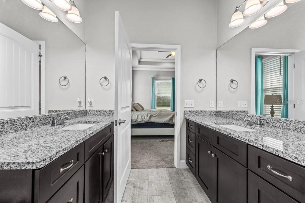 For Sale: $359,900 (3 beds, 2 baths, 1645 Square Feet)