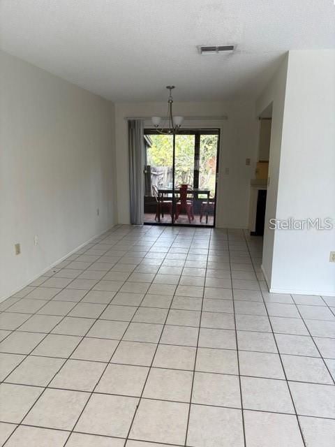 For Sale: $165,000 (2 beds, 2 baths, 931 Square Feet)