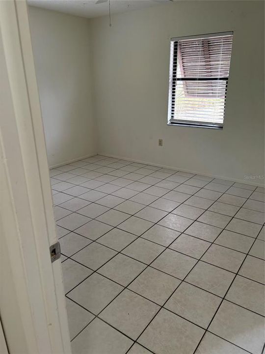 For Sale: $165,000 (2 beds, 2 baths, 931 Square Feet)