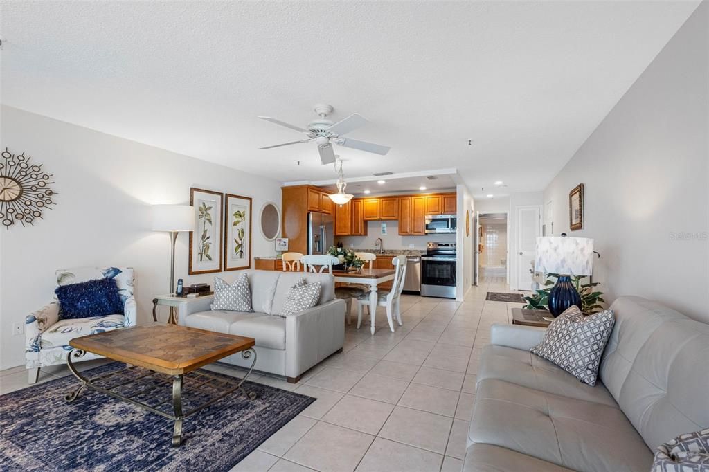 For Sale: $659,000 (1 beds, 1 baths, 710 Square Feet)