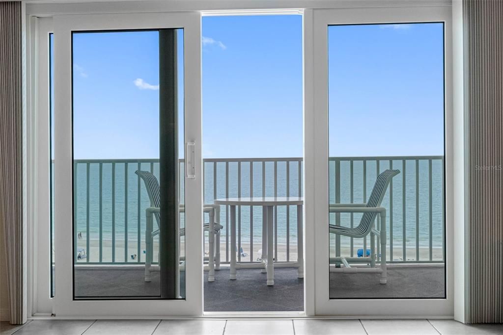 For Sale: $659,000 (1 beds, 1 baths, 710 Square Feet)