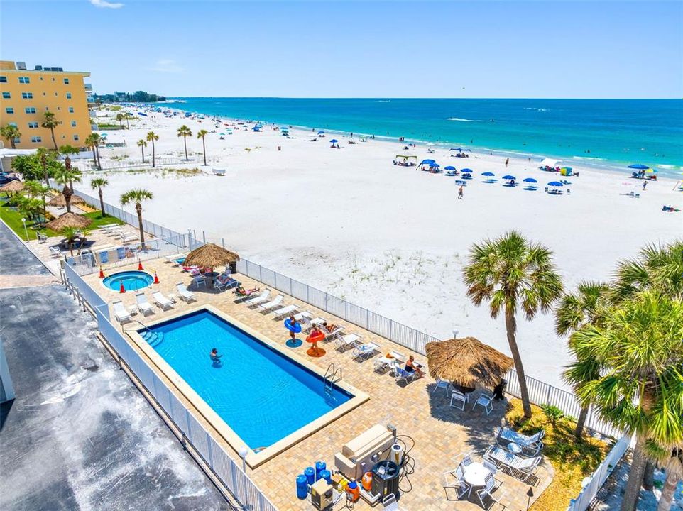For Sale: $659,000 (1 beds, 1 baths, 710 Square Feet)
