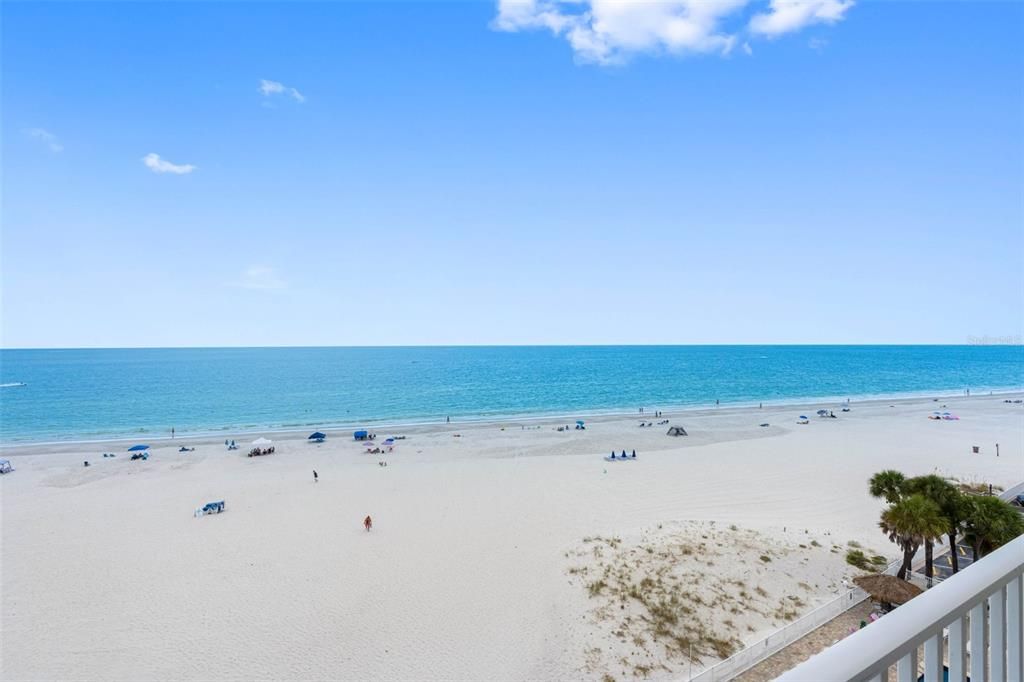 For Sale: $659,000 (1 beds, 1 baths, 710 Square Feet)