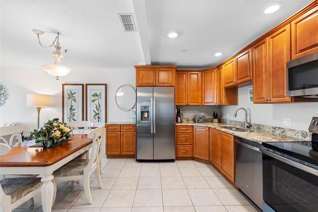 For Sale: $659,000 (1 beds, 1 baths, 710 Square Feet)
