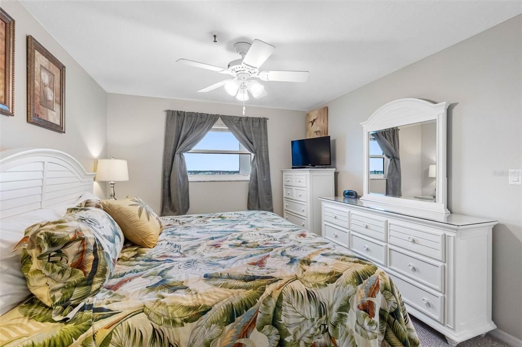 For Sale: $659,000 (1 beds, 1 baths, 710 Square Feet)