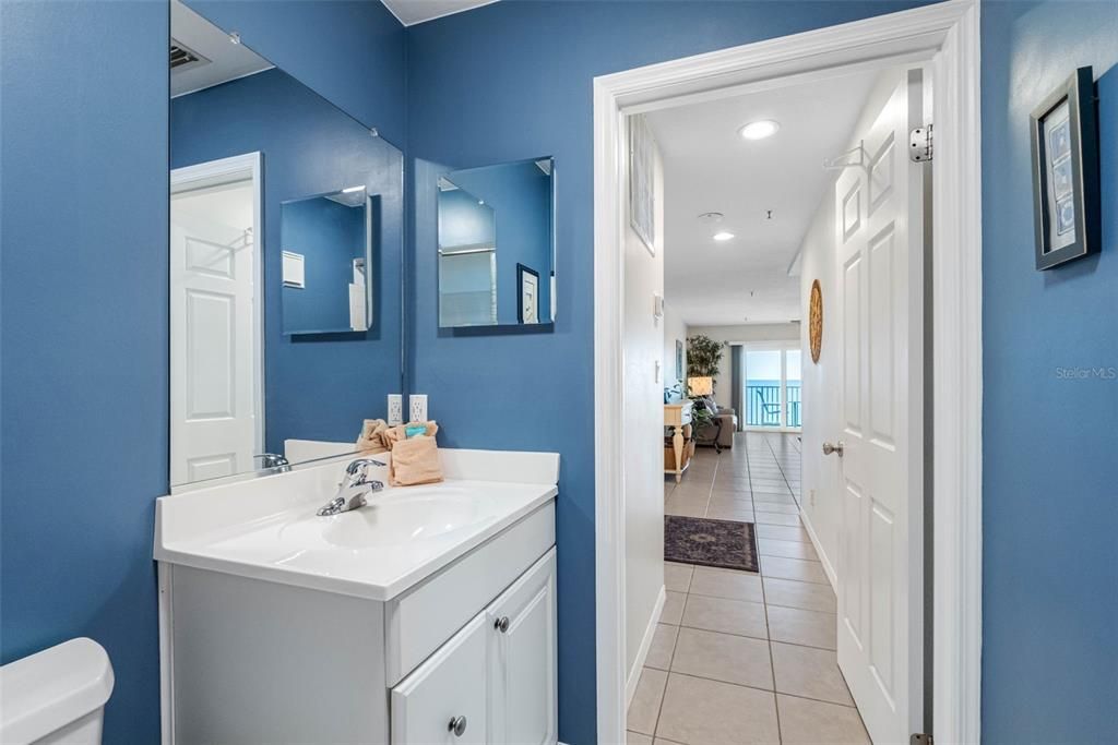 For Sale: $659,000 (1 beds, 1 baths, 710 Square Feet)