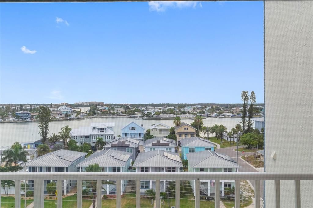 For Sale: $659,000 (1 beds, 1 baths, 710 Square Feet)