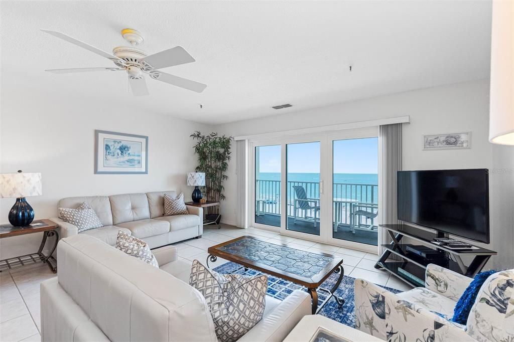 For Sale: $659,000 (1 beds, 1 baths, 710 Square Feet)