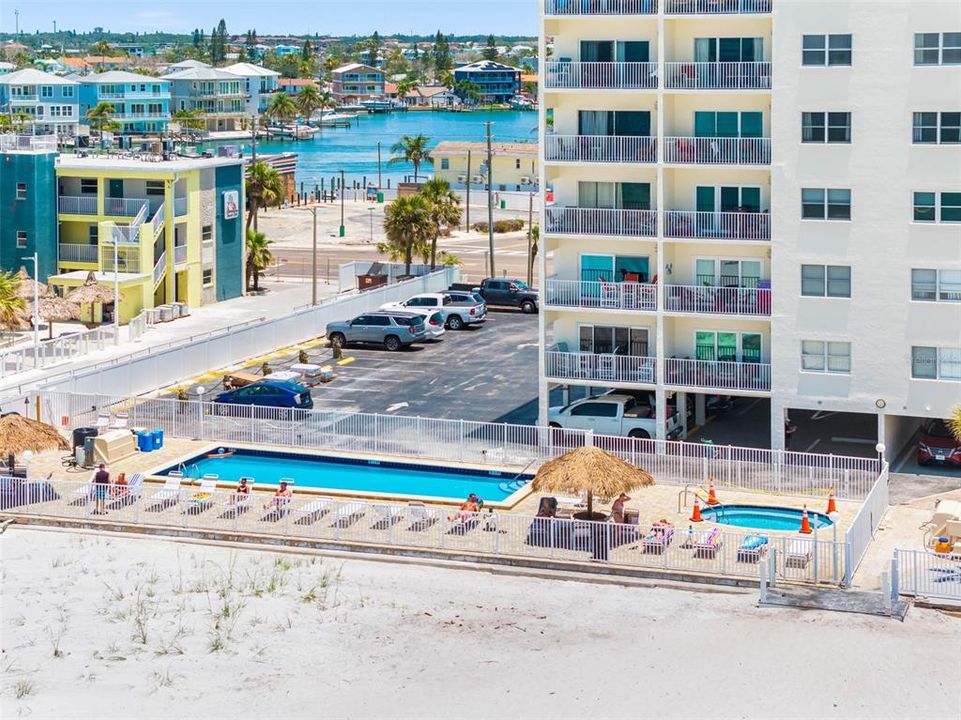 For Sale: $659,000 (1 beds, 1 baths, 710 Square Feet)