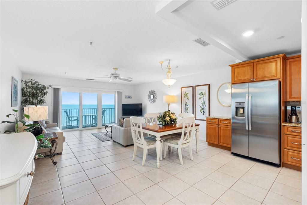 For Sale: $659,000 (1 beds, 1 baths, 710 Square Feet)