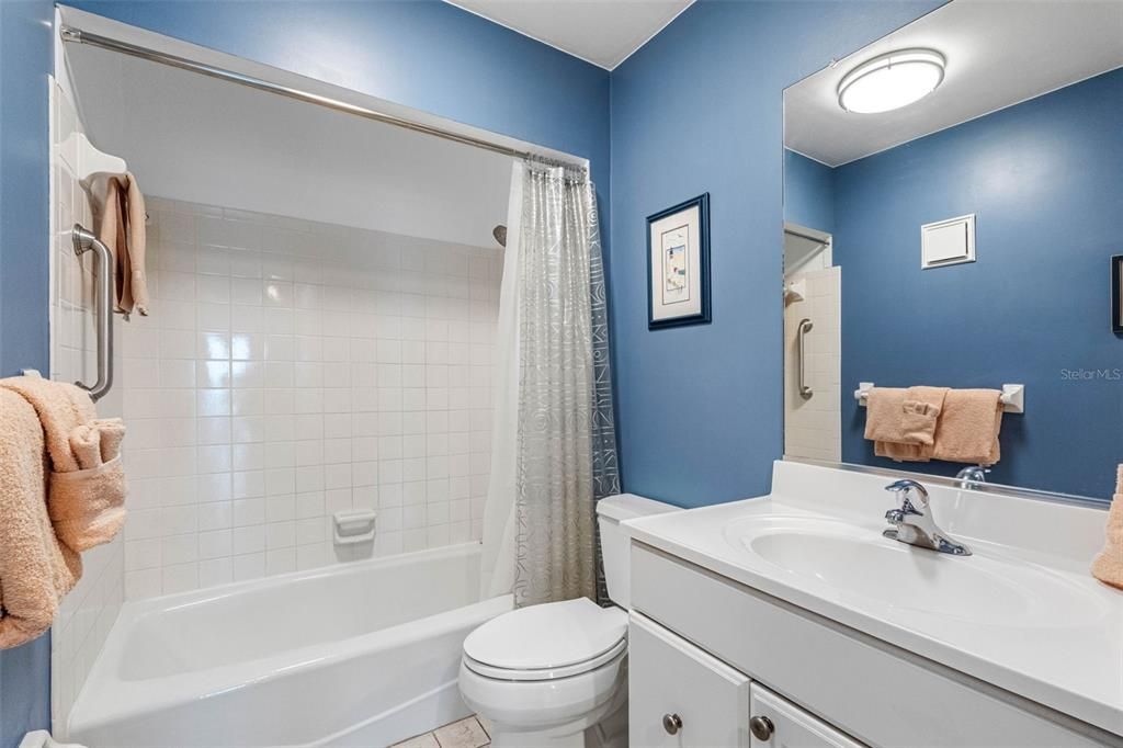 For Sale: $659,000 (1 beds, 1 baths, 710 Square Feet)