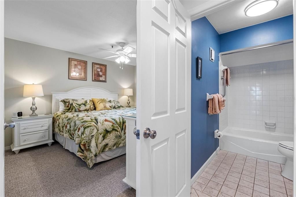 For Sale: $659,000 (1 beds, 1 baths, 710 Square Feet)