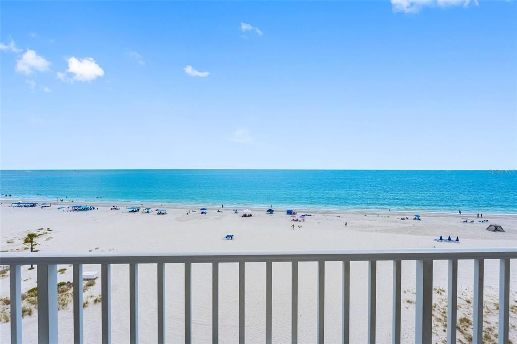 For Sale: $659,000 (1 beds, 1 baths, 710 Square Feet)