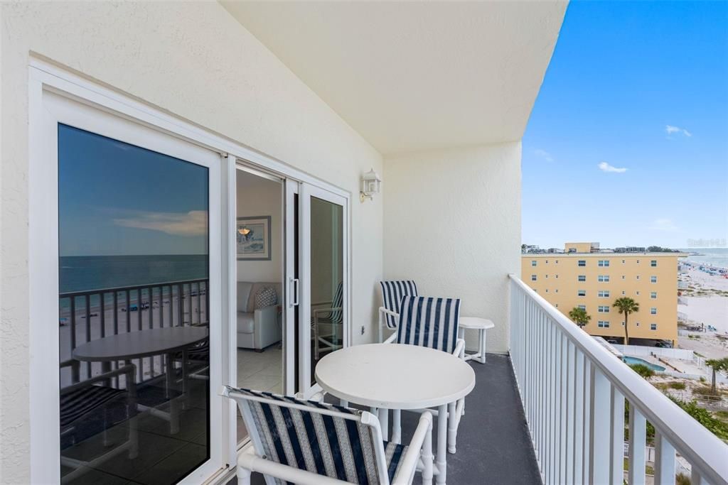 For Sale: $659,000 (1 beds, 1 baths, 710 Square Feet)