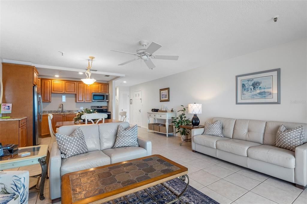For Sale: $659,000 (1 beds, 1 baths, 710 Square Feet)