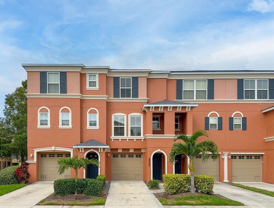 For Rent: $2,200 (2 beds, 2 baths, 1092 Square Feet)