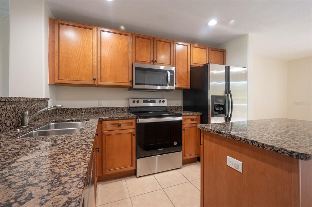 For Rent: $2,200 (2 beds, 2 baths, 1092 Square Feet)