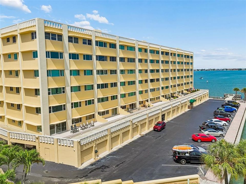 En Venta: $349,900 (1 camas, 2 baños, 1050 Pies cuadrados)