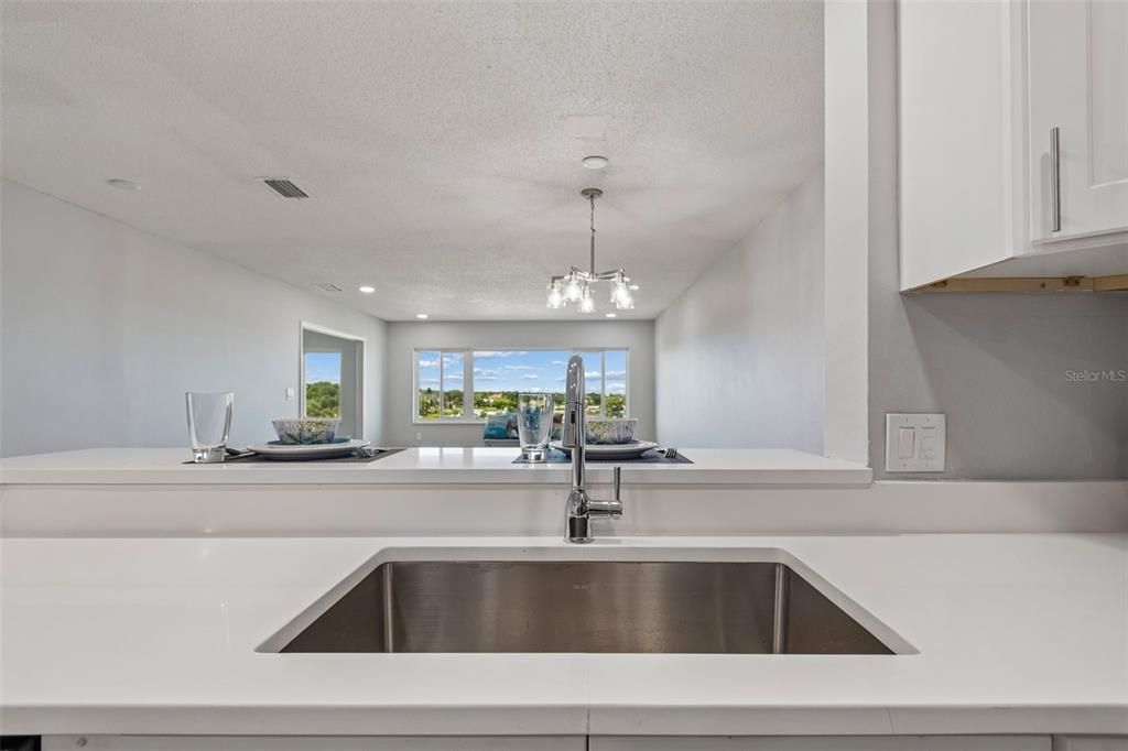 En Venta: $349,900 (1 camas, 2 baños, 1050 Pies cuadrados)