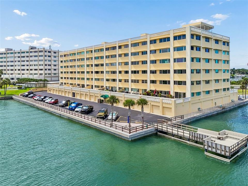 En Venta: $349,900 (1 camas, 2 baños, 1050 Pies cuadrados)