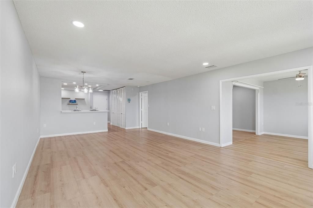 En Venta: $349,900 (1 camas, 2 baños, 1050 Pies cuadrados)
