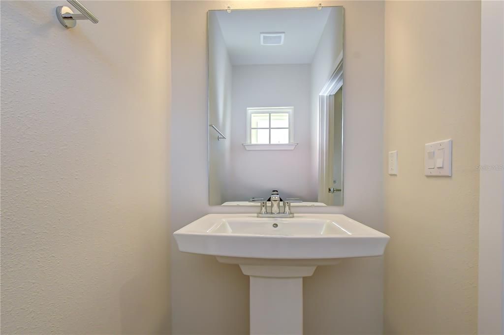 For Rent: $2,300 (3 beds, 2 baths, 1674 Square Feet)
