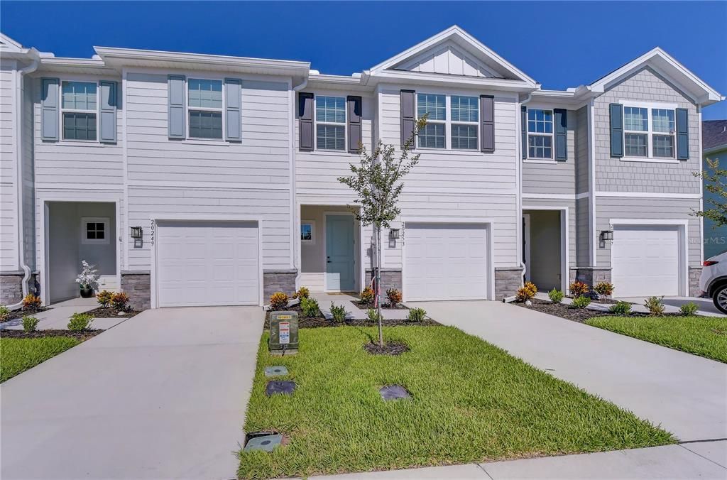 For Rent: $2,300 (3 beds, 2 baths, 1674 Square Feet)