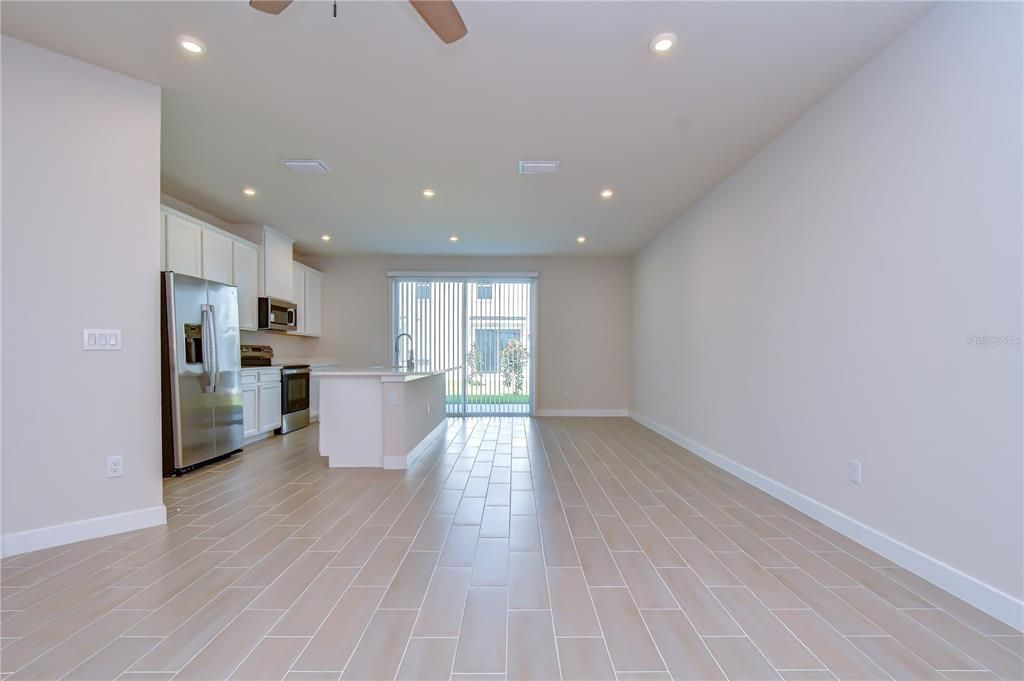 For Rent: $2,300 (3 beds, 2 baths, 1674 Square Feet)