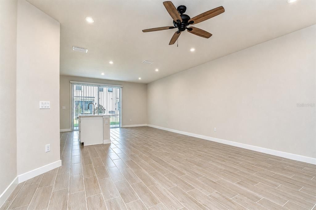 For Rent: $2,300 (3 beds, 2 baths, 1674 Square Feet)