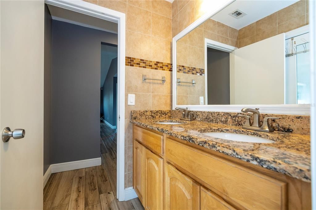 На продажу: $439,900 (4 спален, 2 ванн, 1775 Квадратных фут)