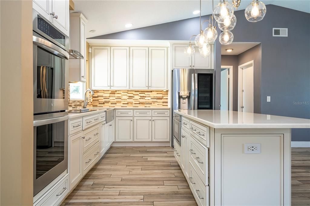 На продажу: $439,900 (4 спален, 2 ванн, 1775 Квадратных фут)