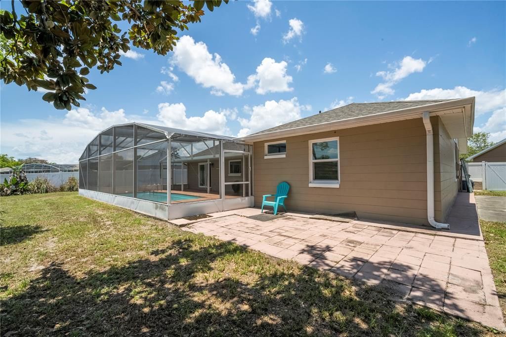 На продажу: $439,900 (4 спален, 2 ванн, 1775 Квадратных фут)