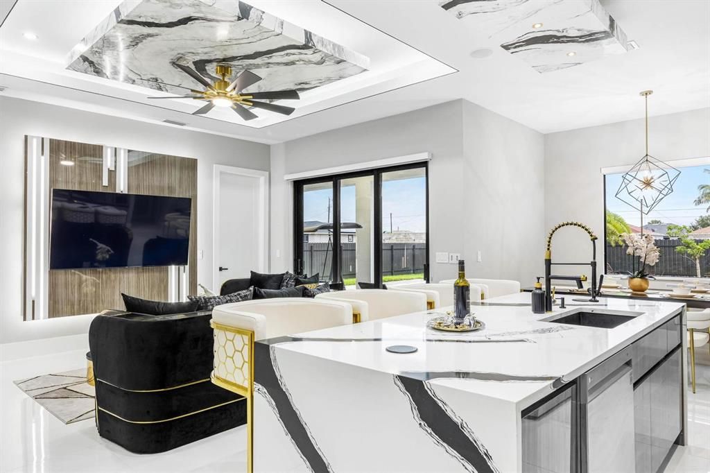 На продажу: $585,000 (4 спален, 3 ванн, 1735 Квадратных фут)