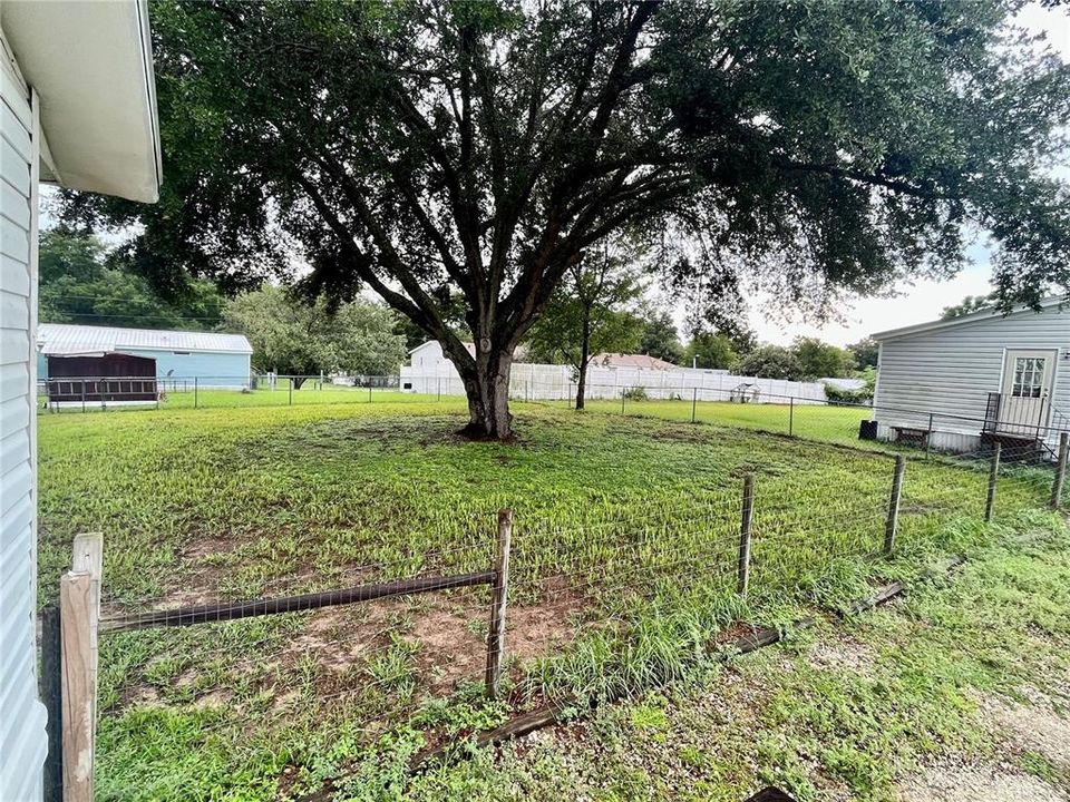 For Sale: $124,900 (2 beds, 2 baths, 825 Square Feet)