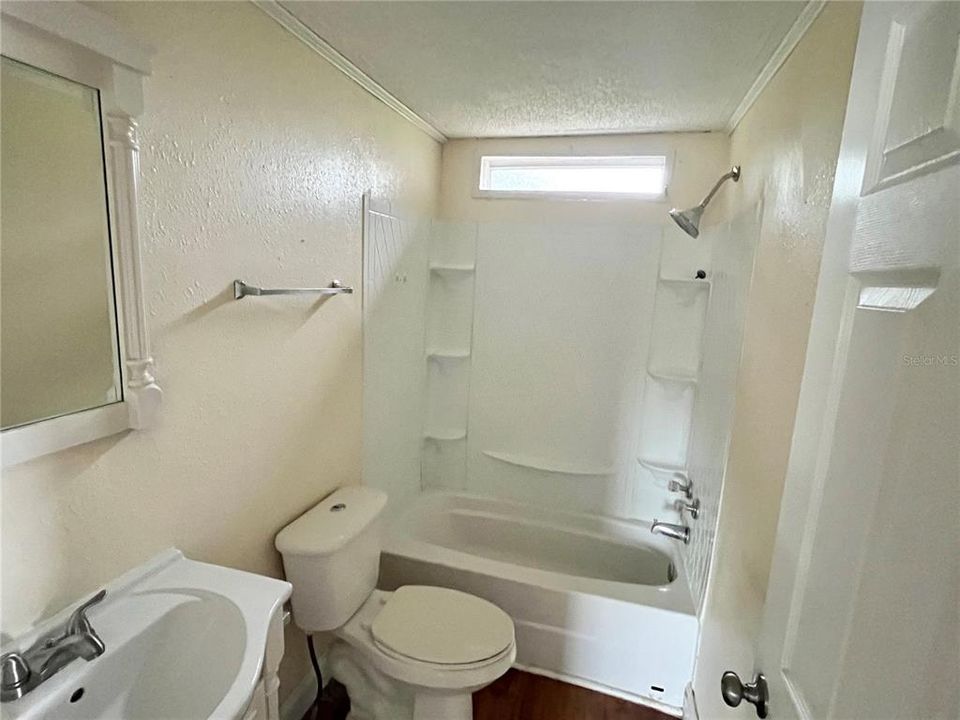 For Sale: $124,900 (2 beds, 2 baths, 825 Square Feet)