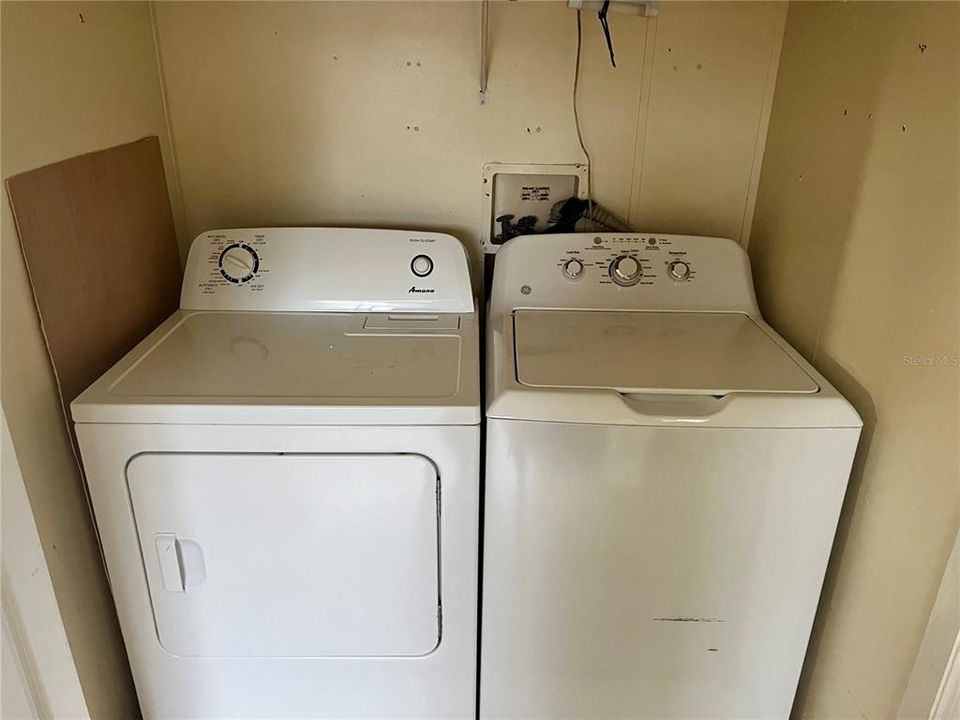 For Sale: $124,900 (2 beds, 2 baths, 825 Square Feet)