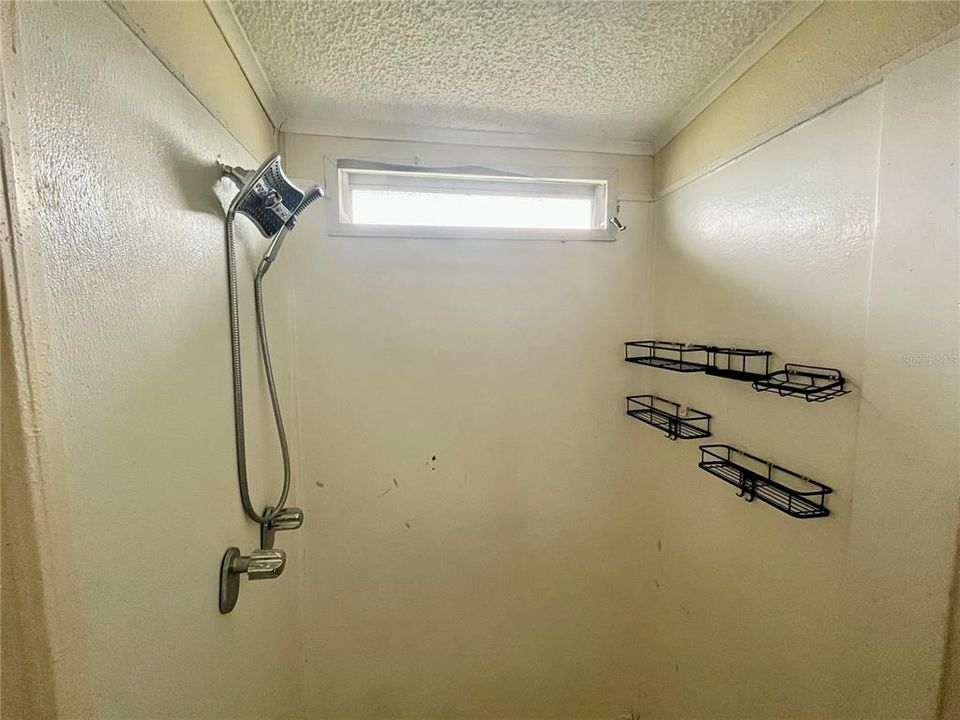 For Sale: $124,900 (2 beds, 2 baths, 825 Square Feet)