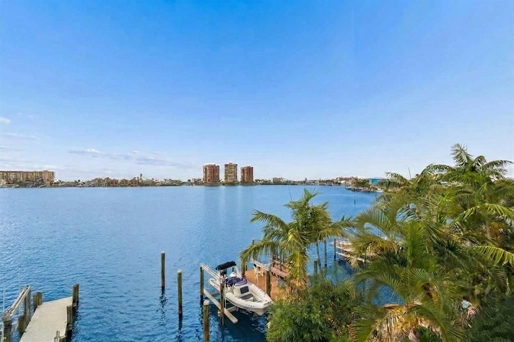 На продажу: $2,850,000 (5 спален, 4 ванн, 3377 Квадратных фут)