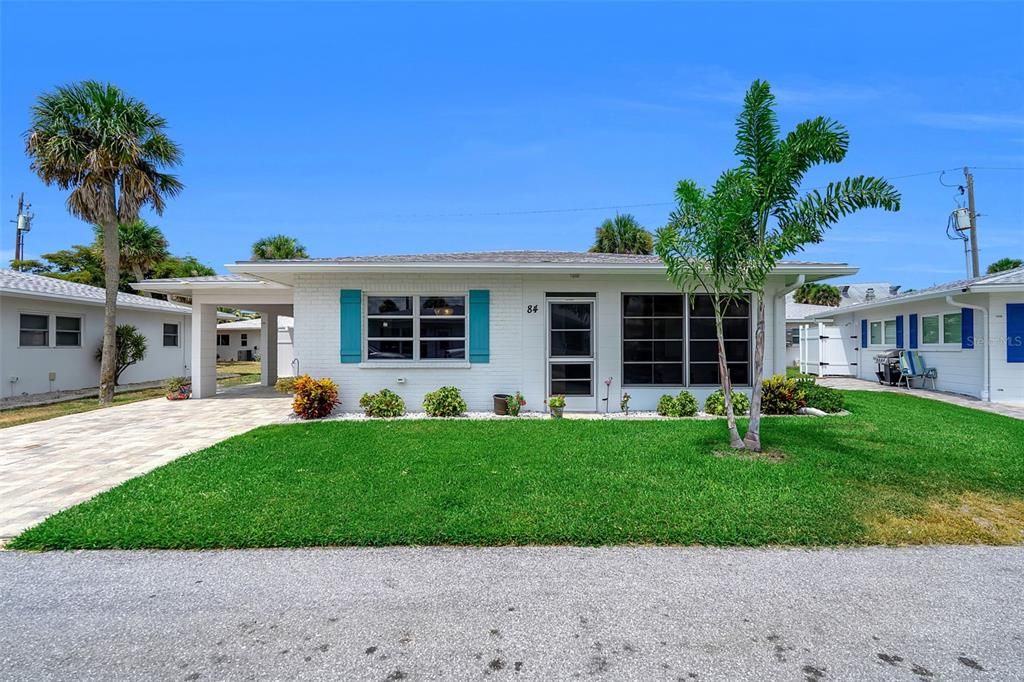 En Venta: $354,900 (2 camas, 2 baños, 939 Pies cuadrados)