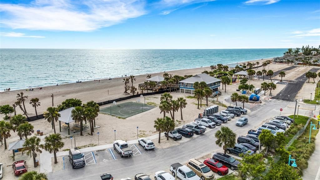 En Venta: $354,900 (2 camas, 2 baños, 939 Pies cuadrados)