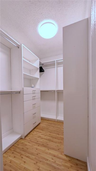 На продажу: $123,900 (1 спален, 1 ванн, 790 Квадратных фут)
