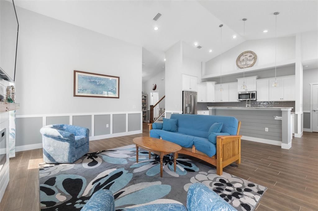En Venta: $999,900 (4 camas, 3 baños, 2356 Pies cuadrados)
